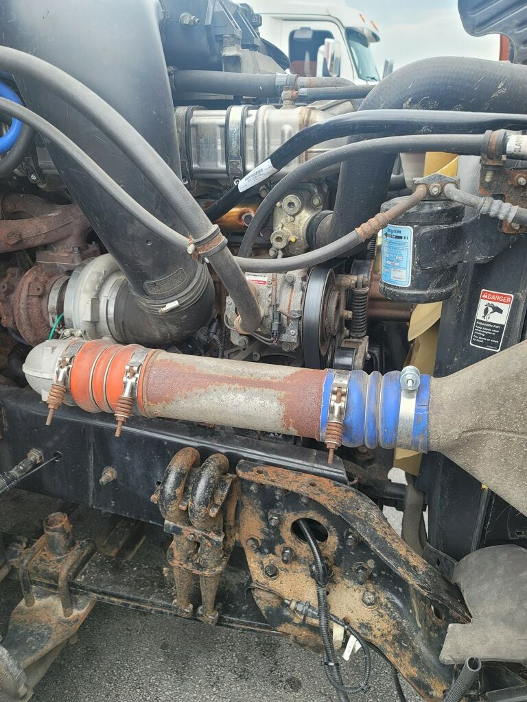 2014 FREIGHTLINER Cascadia 125 - Image 4